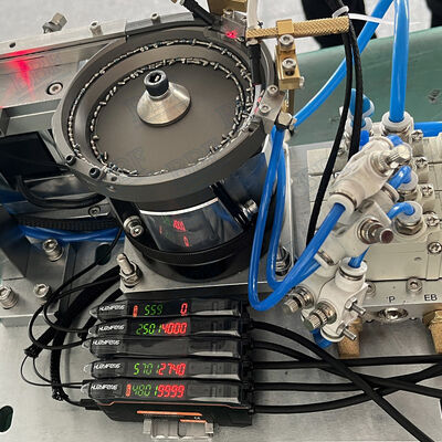 محرك اهتزاز كهرومغناطيسي 220 فولت 50 هرتز، مغذي اهتزازي بوعاء بقطر 300 مم، مناسب للدمج في خط التجميع